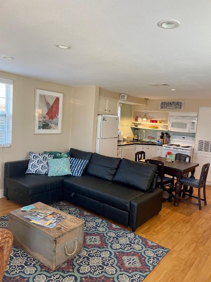 Seablue Cottage - Downstairs; 2 Blocks To The Beach Galveston Luaran gambar