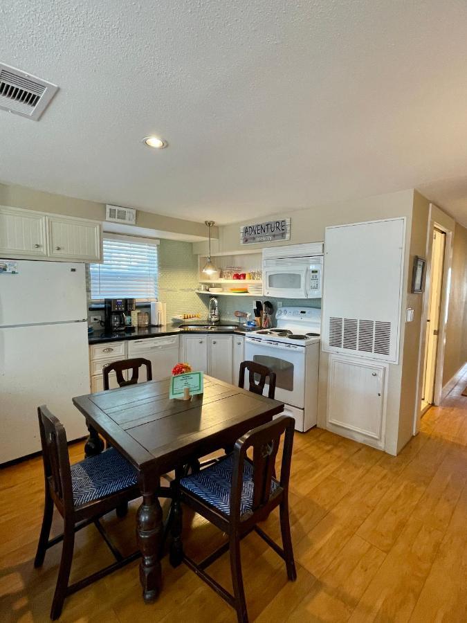 Seablue Cottage - Downstairs; 2 Blocks To The Beach Galveston Luaran gambar