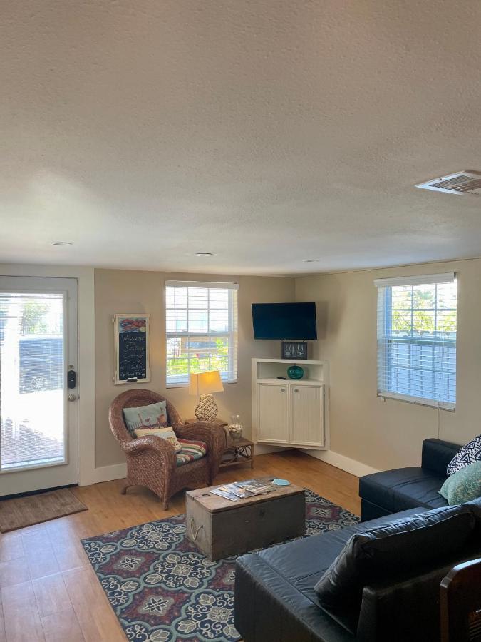 Seablue Cottage - Downstairs; 2 Blocks To The Beach Galveston Luaran gambar
