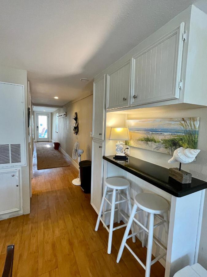 Seablue Cottage - Downstairs; 2 Blocks To The Beach Galveston Luaran gambar